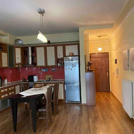 Apartment Cosy And Spacious 4u Tirana